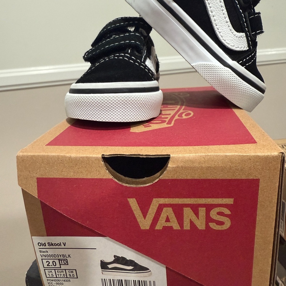 Vans Old Skool V Black and White Shoes